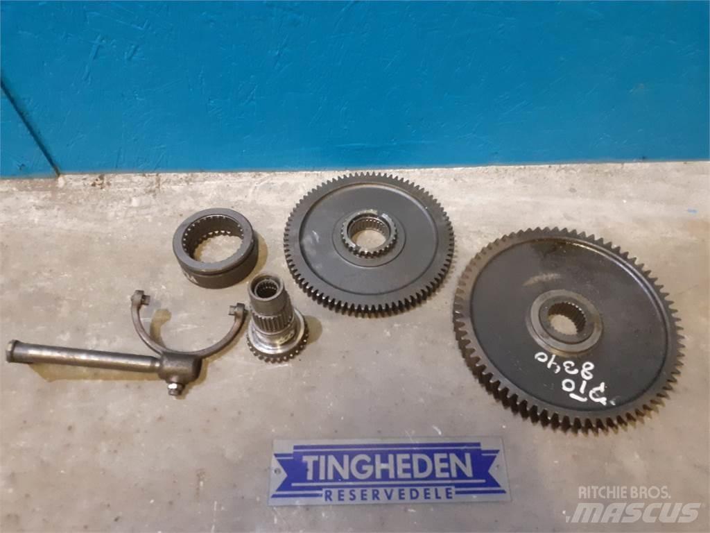 New Holland 8340 Other tractor accessories
