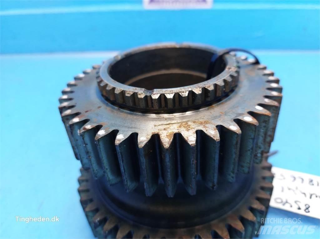 New Holland 8340 Transmission
