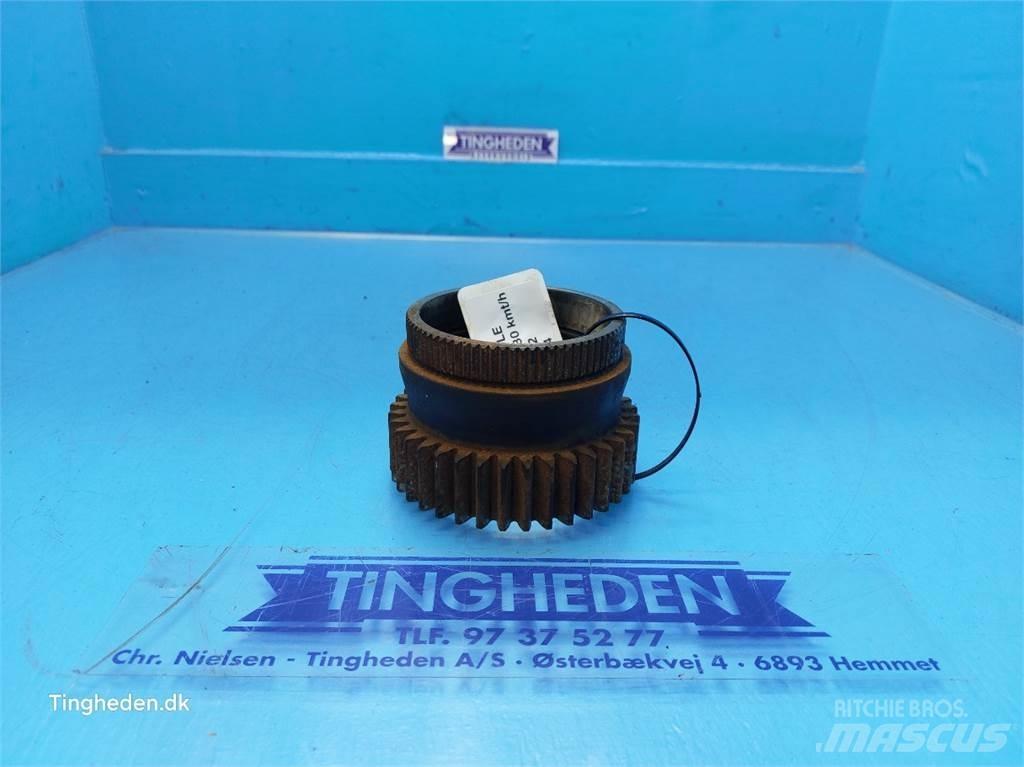 New Holland 8340 Transmission