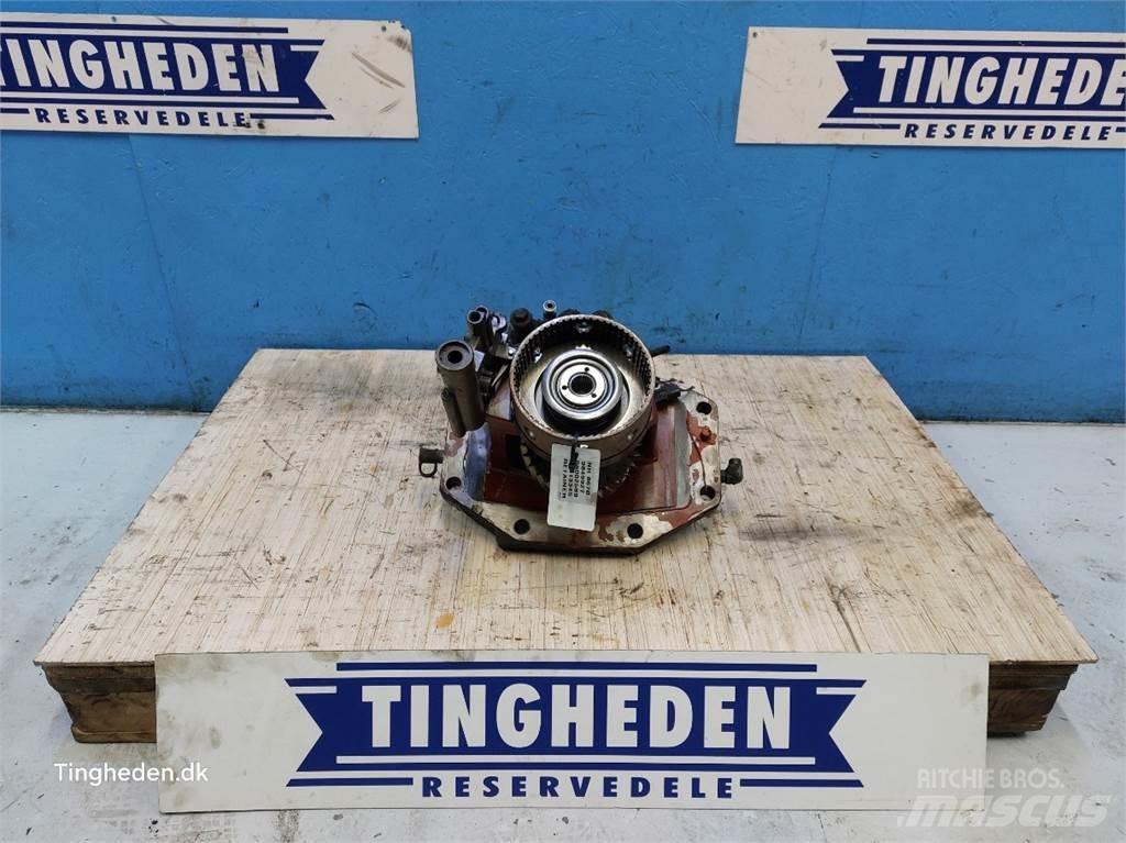 New Holland 8670 Transmission
