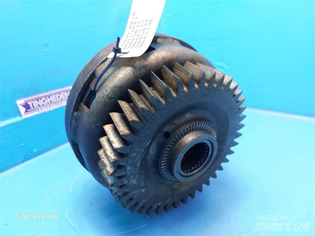 New Holland 8970 Transmission