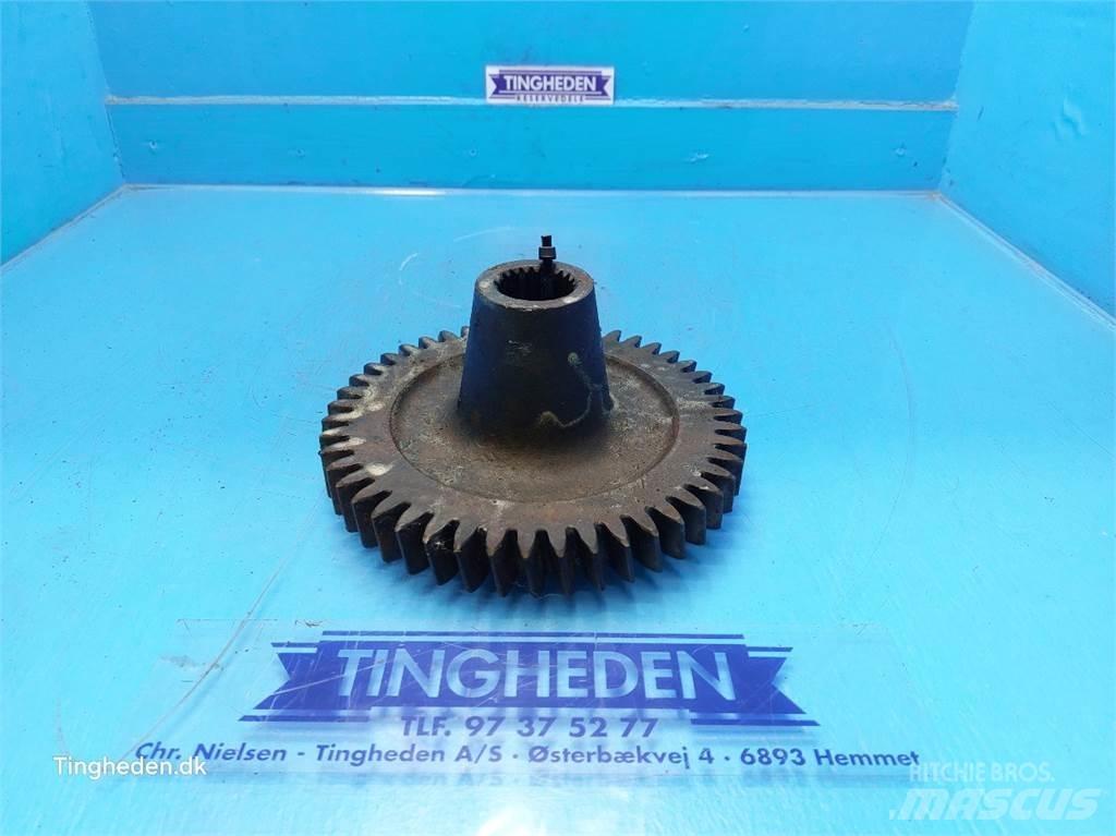 New Holland 8970 Transmission