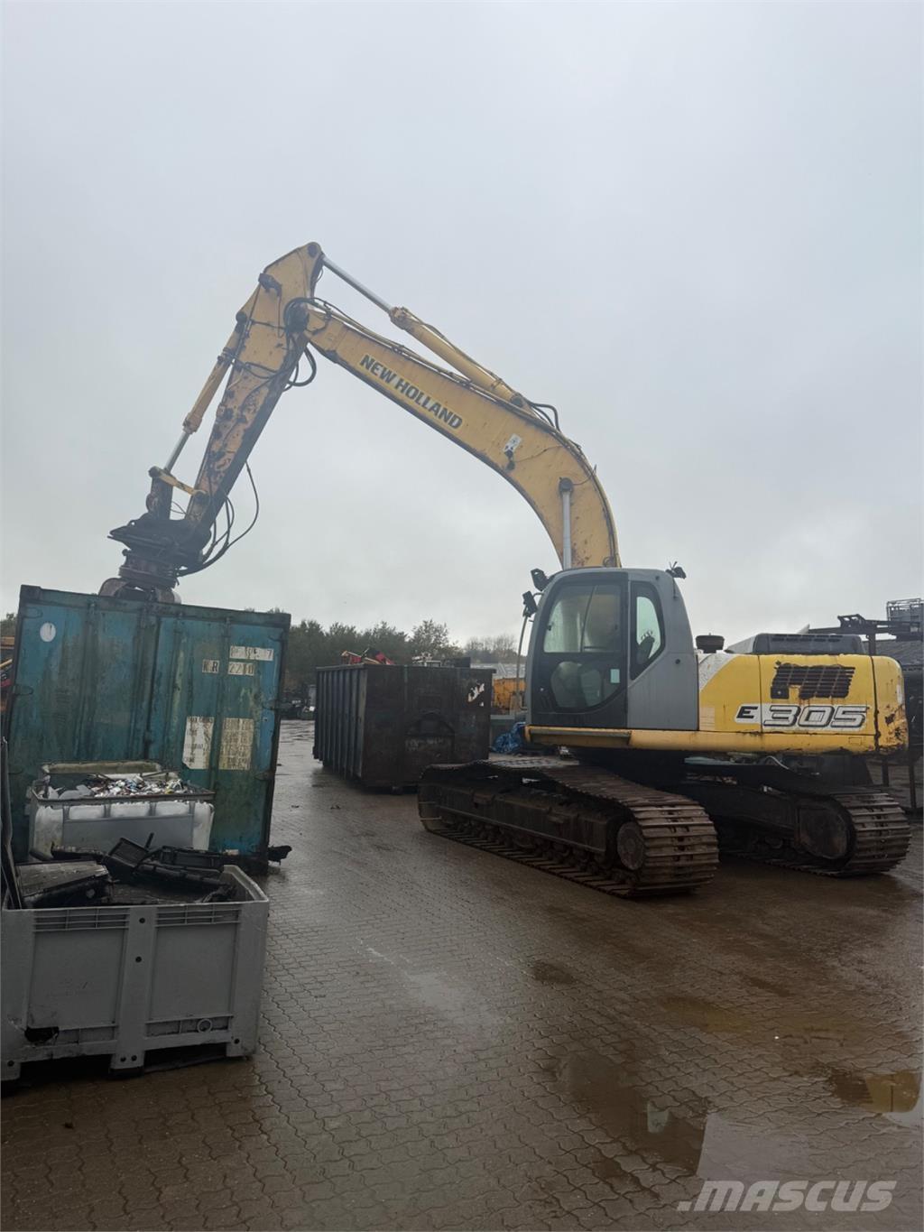 New Holland E305 Crawler excavators