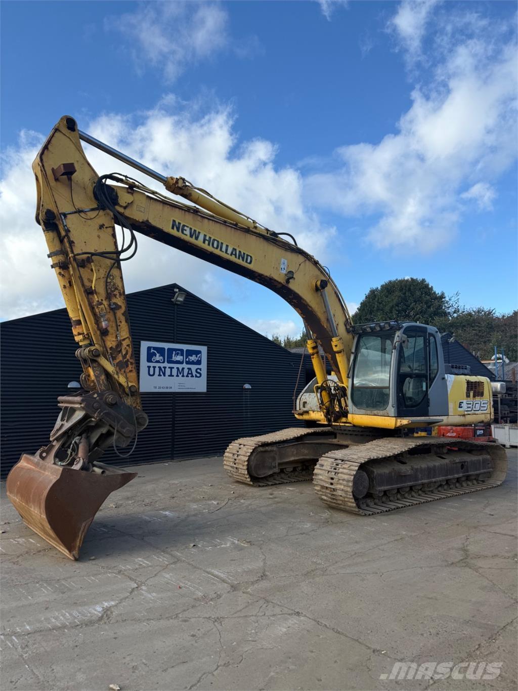 New Holland E305 Crawler excavators