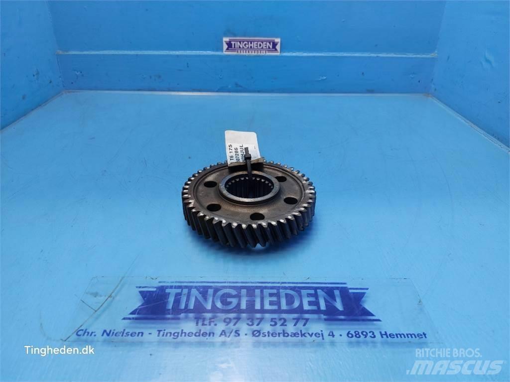 New Holland T6 Transmission