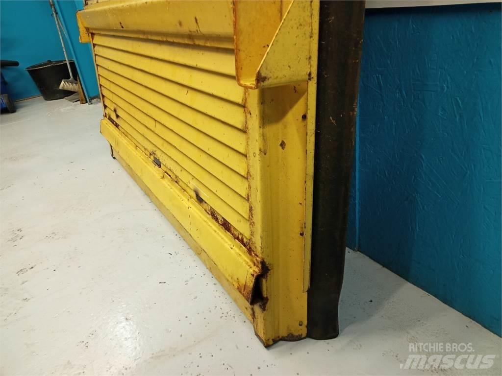 New Holland TX32 Sand and salt spreaders