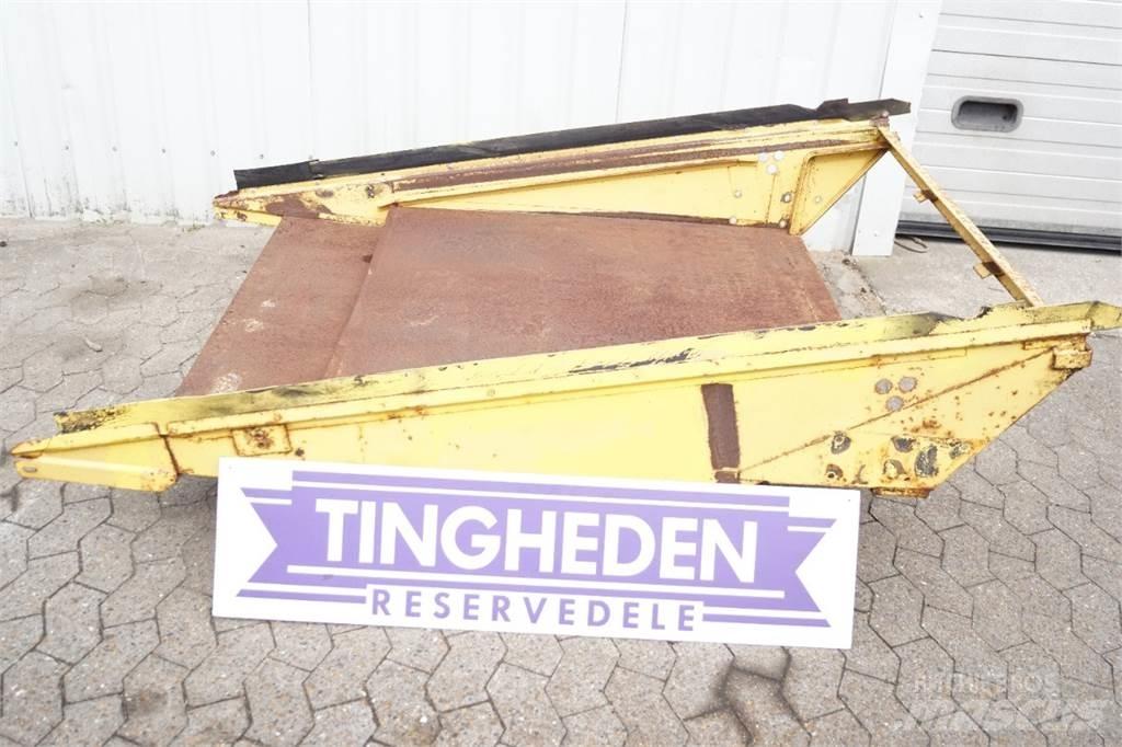 New Holland TX34 Sand and salt spreaders