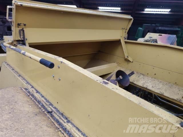 New Holland TX66 Farm machinery