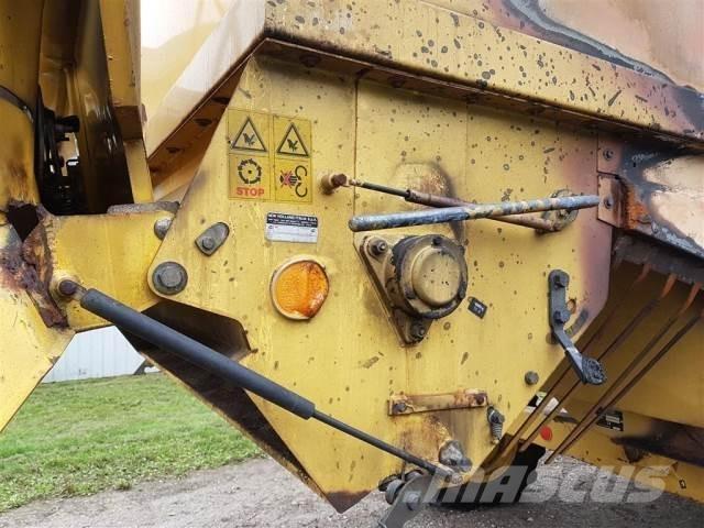 New Holland TX68 Combine harvesters
