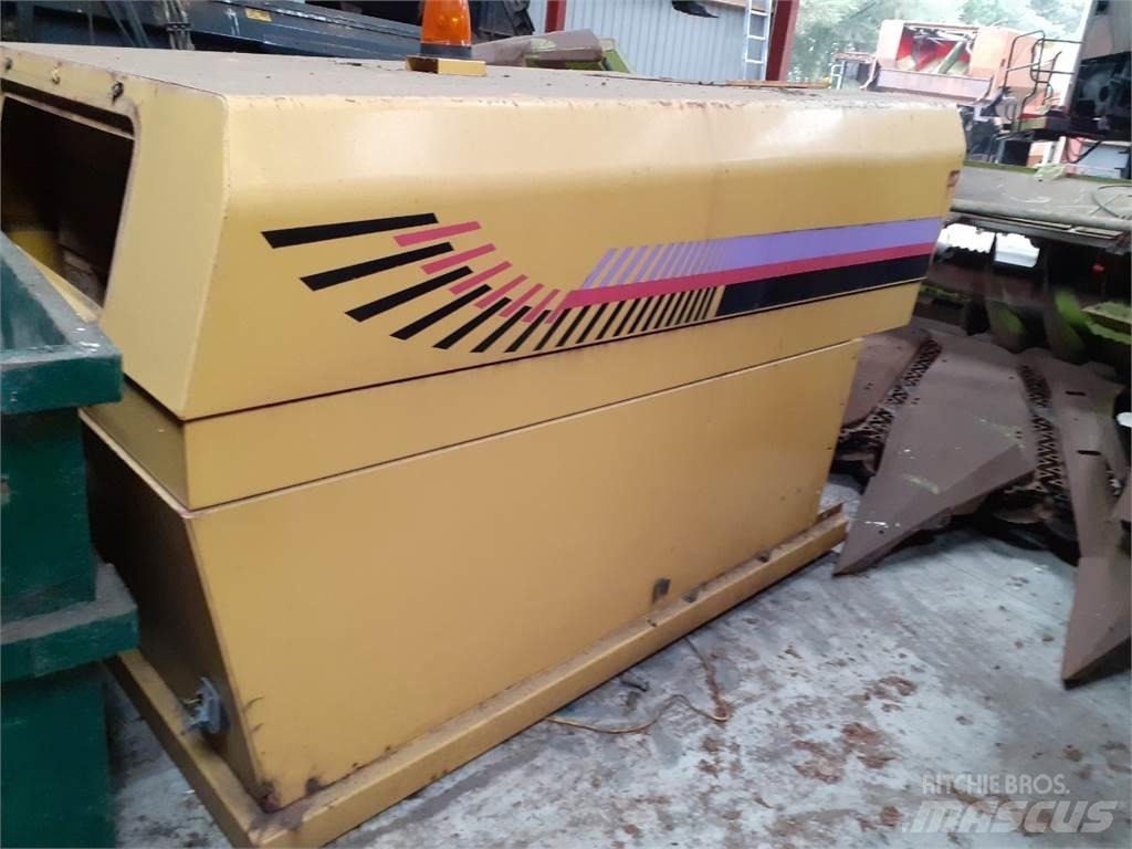 New Holland TX68 Farm machinery