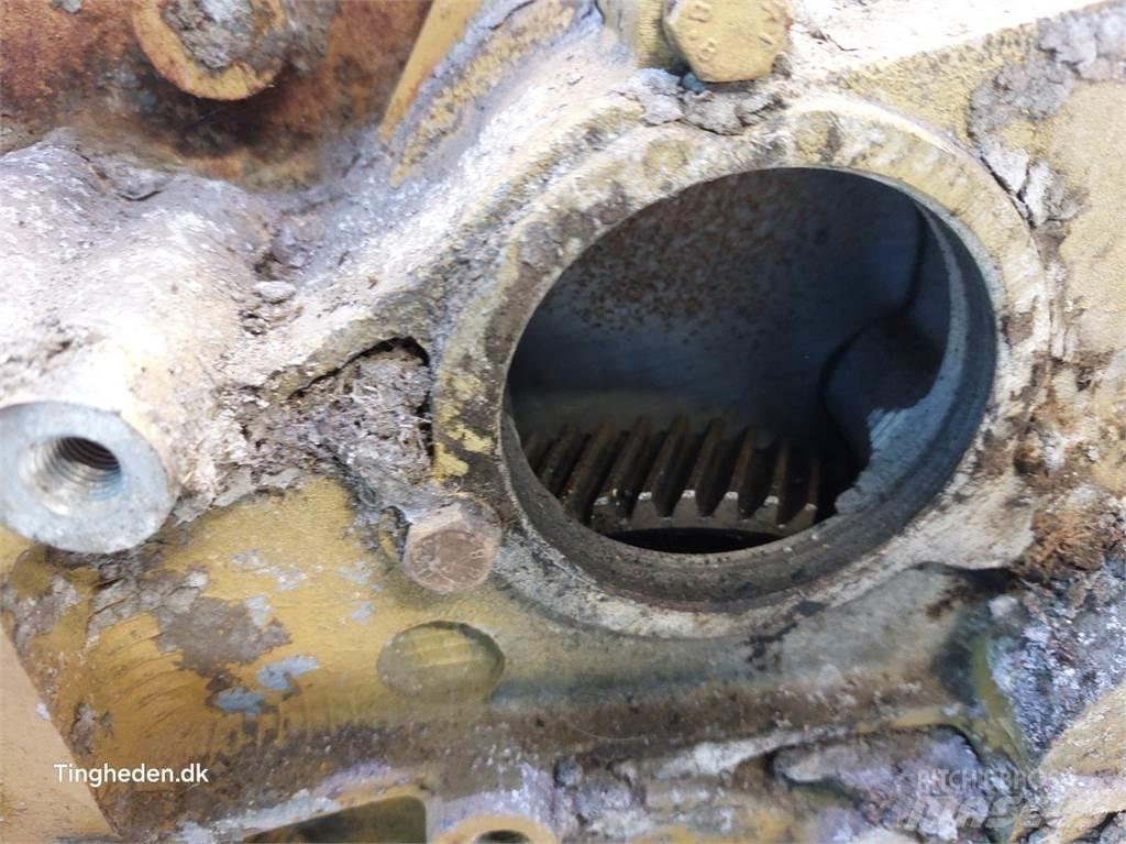 New Holland TX68 Engines