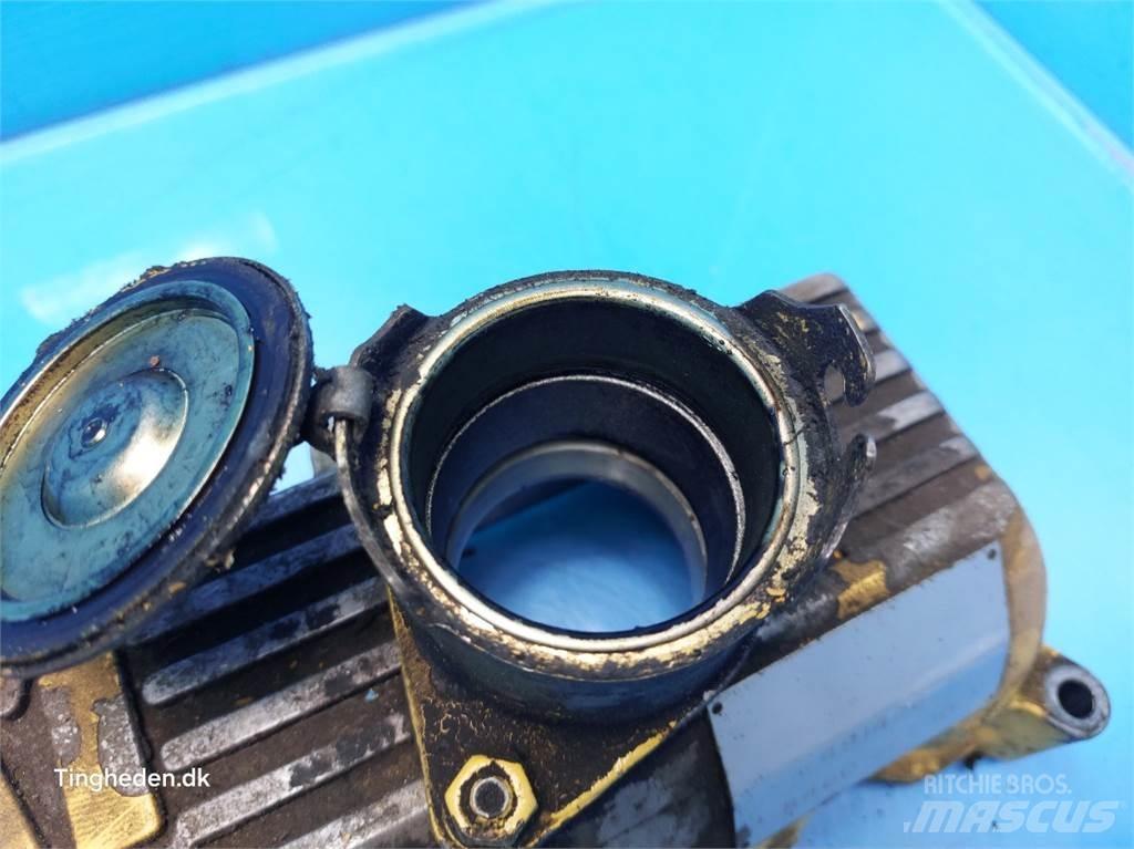 New Holland TX68 Engines