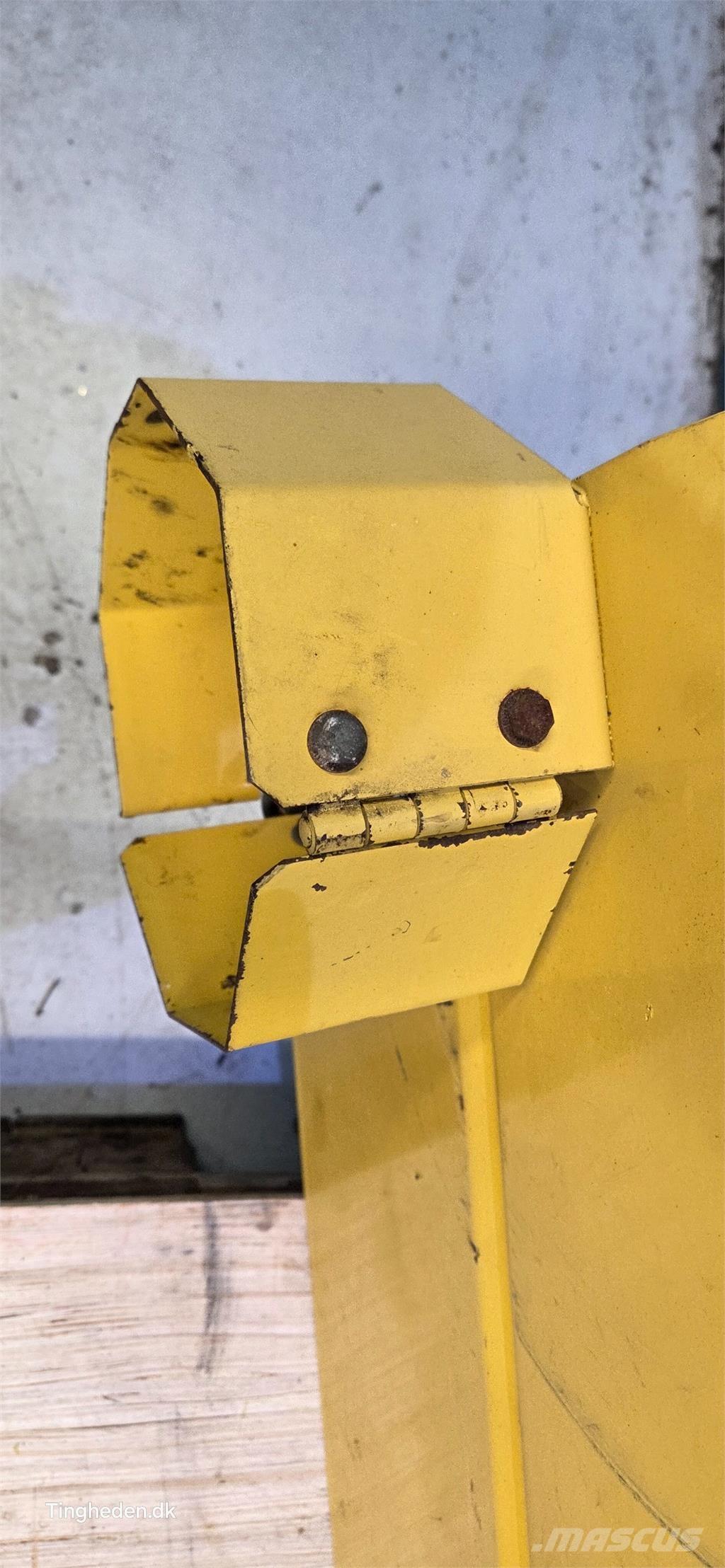 New Holland TX68 Farm machinery