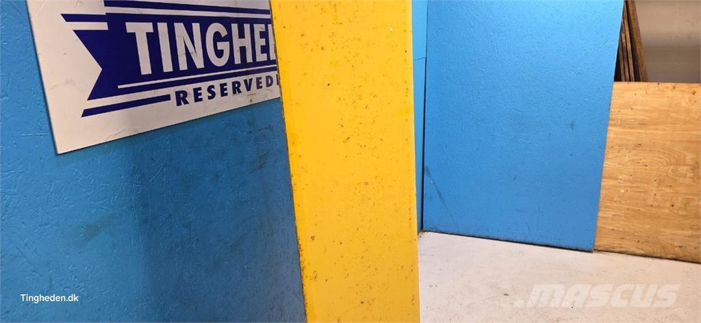 New Holland TX68 Farm machinery