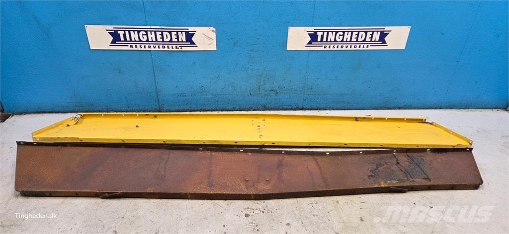 New Holland TX68 Farm machinery