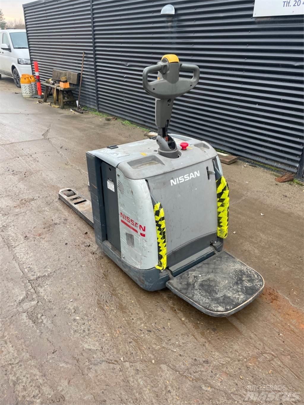 Nissan PLP200 Hand pallet truck
