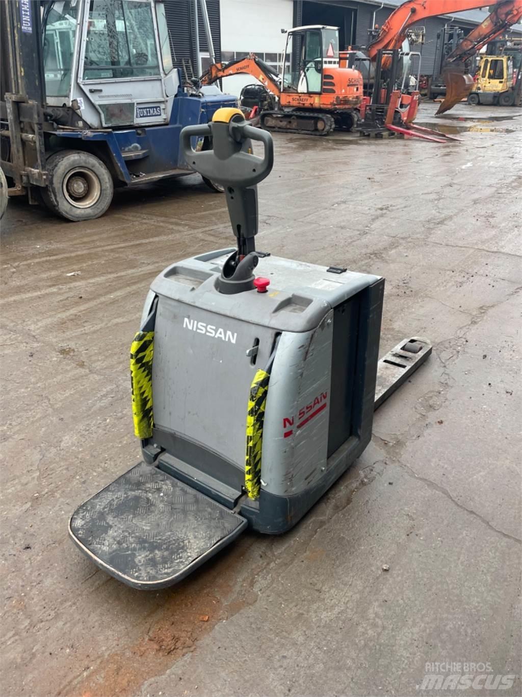 Nissan PLP200 Hand pallet truck