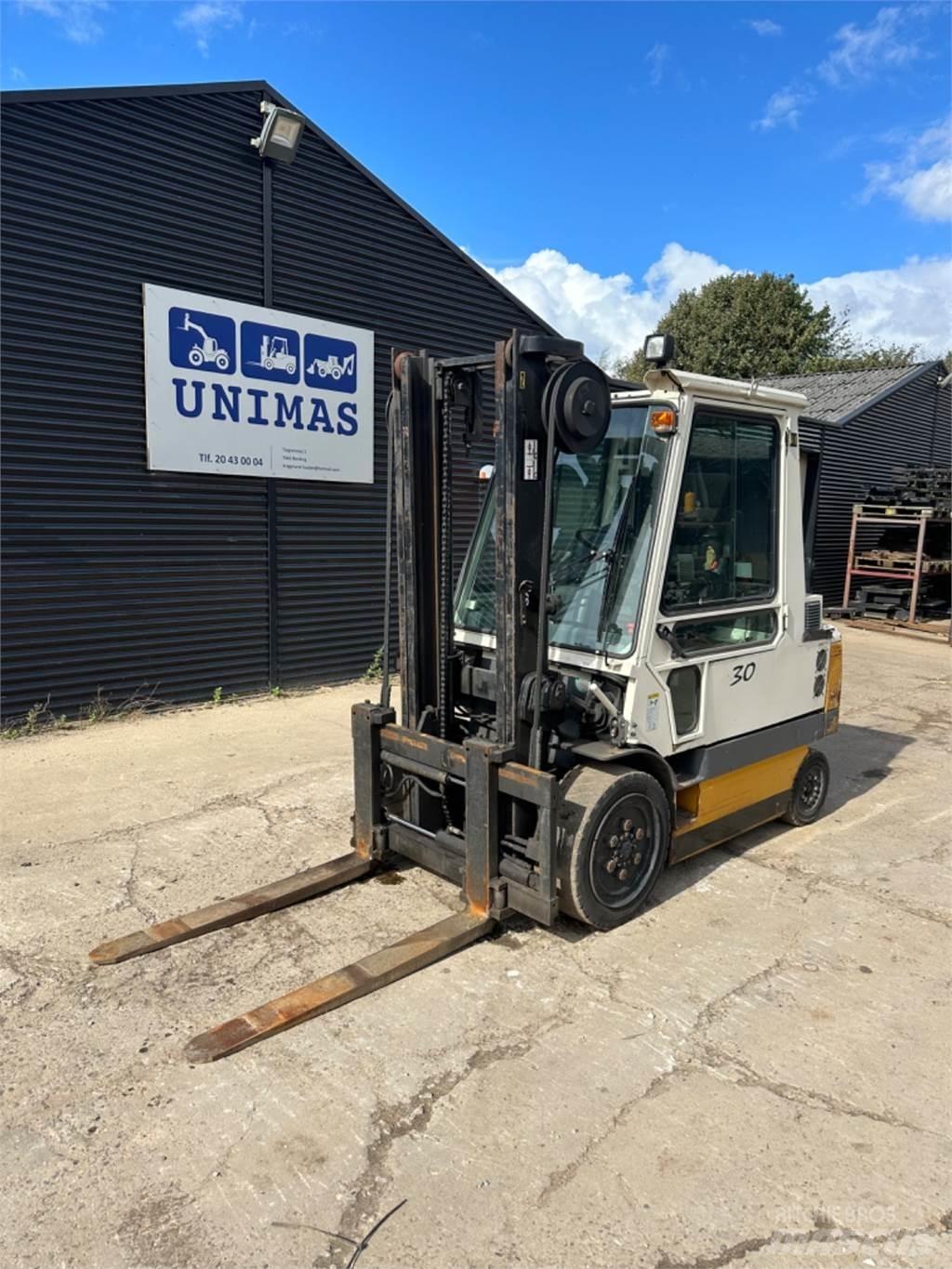 TCM FB30 Electric forklift trucks