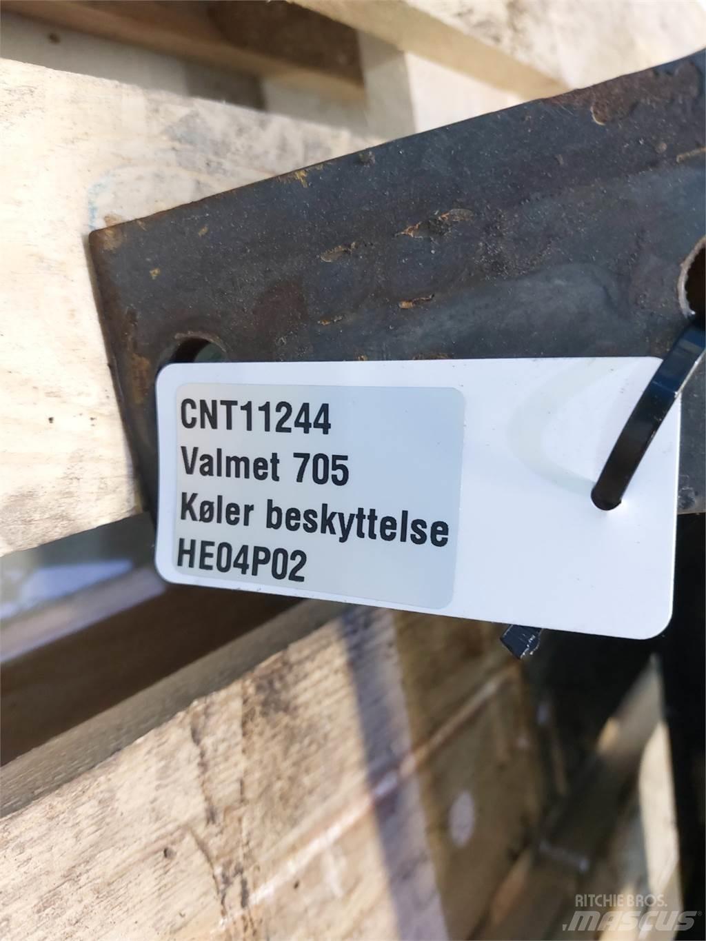 Valmet 705 Front loader accessories