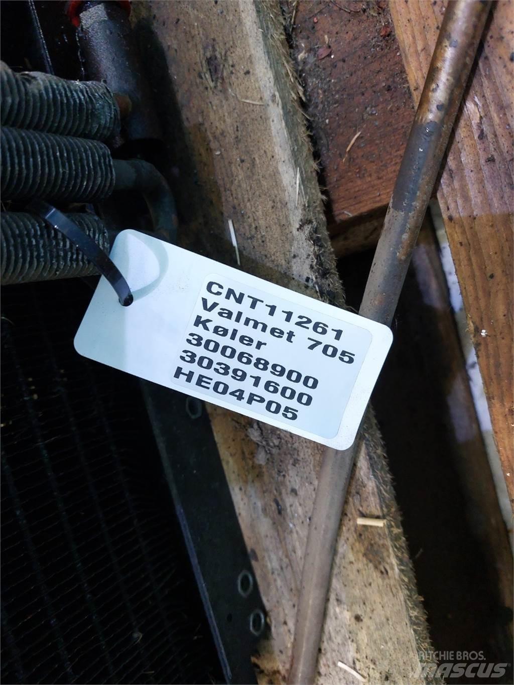 Valmet 705 Radiators