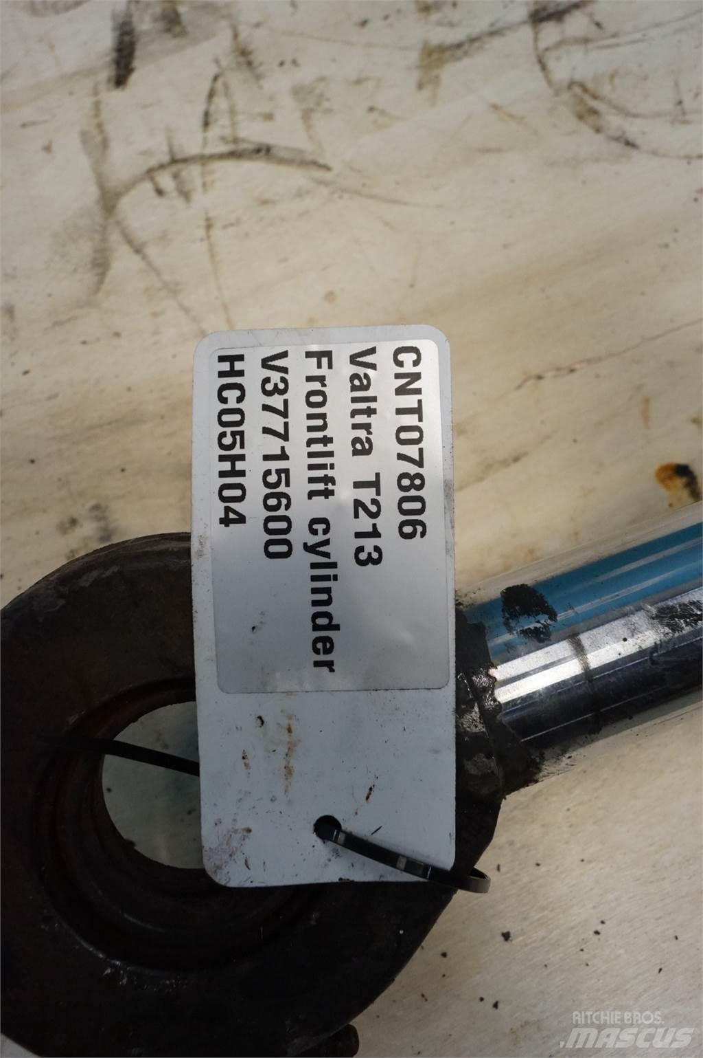 Valtra T213 Front loader accessories