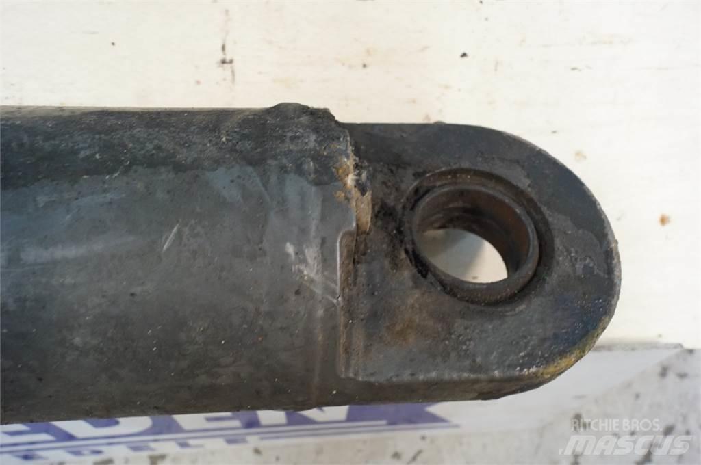 Valtra T213 Front loader accessories