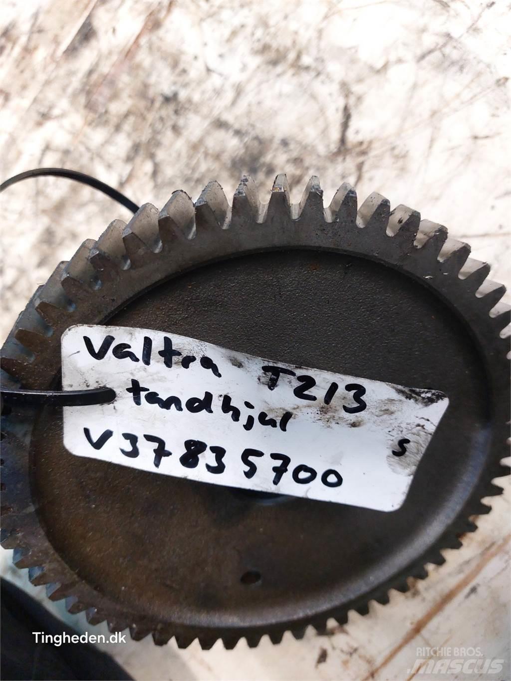 Valtra T213 Transmission