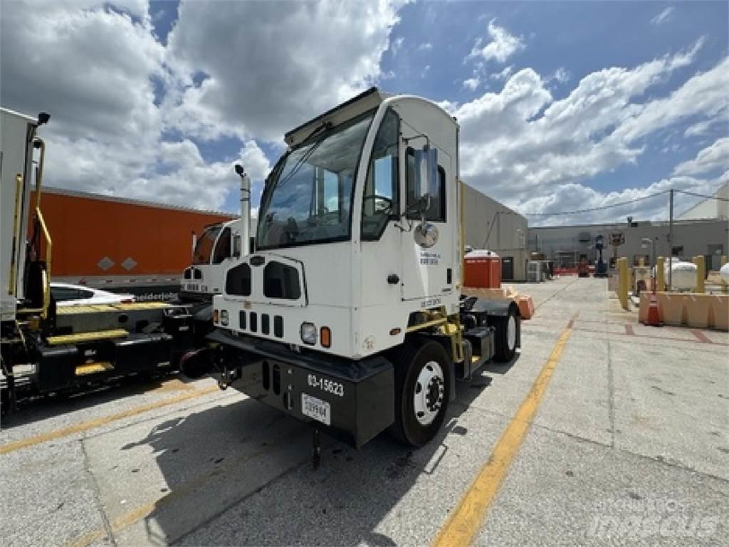 Autocar ACTT42 Terminal tractors