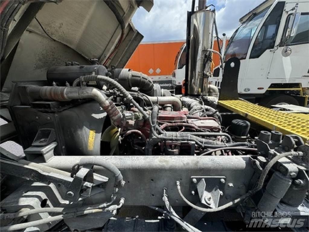 Autocar ACTT42 Terminal tractors