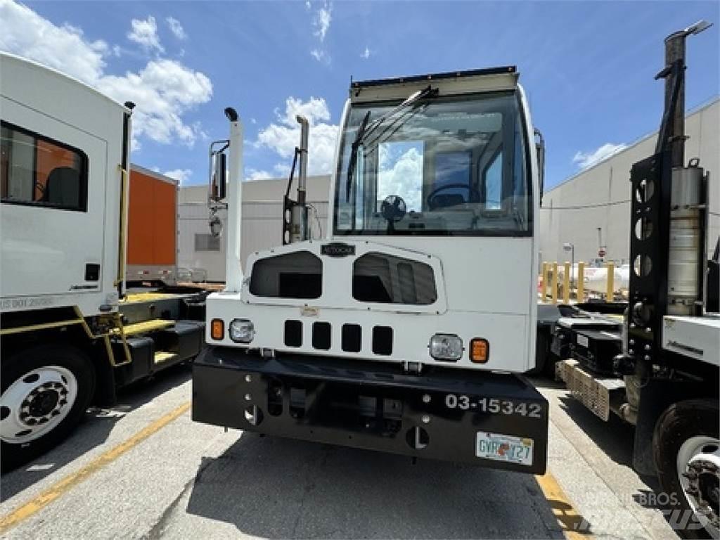 Autocar ACTT42 Terminal tractors