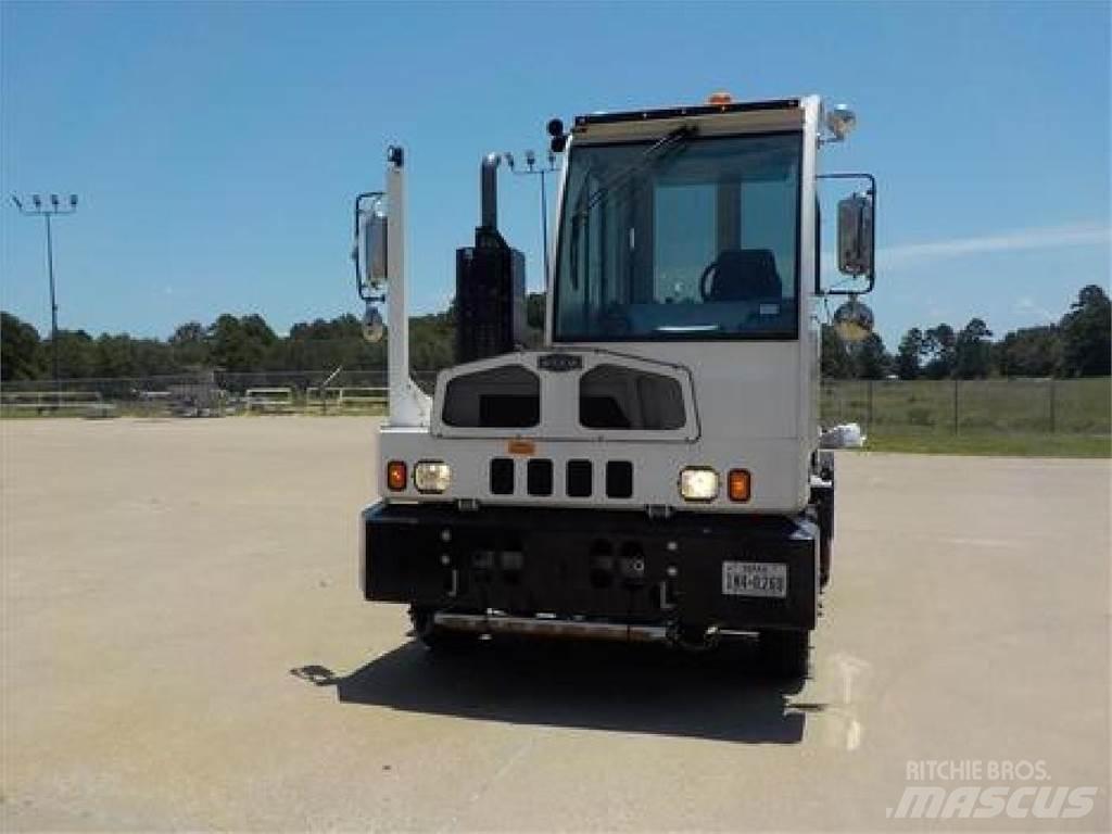 Autocar ACTT42 Terminal tractors