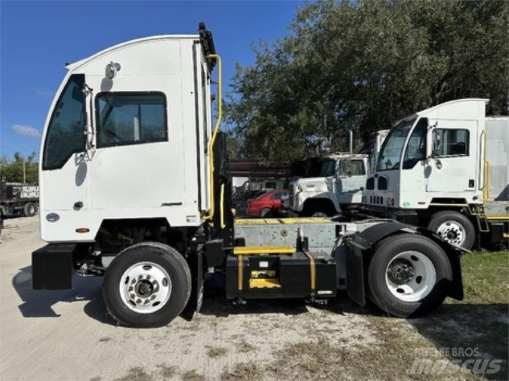 Autocar ACTT42 Terminal tractors