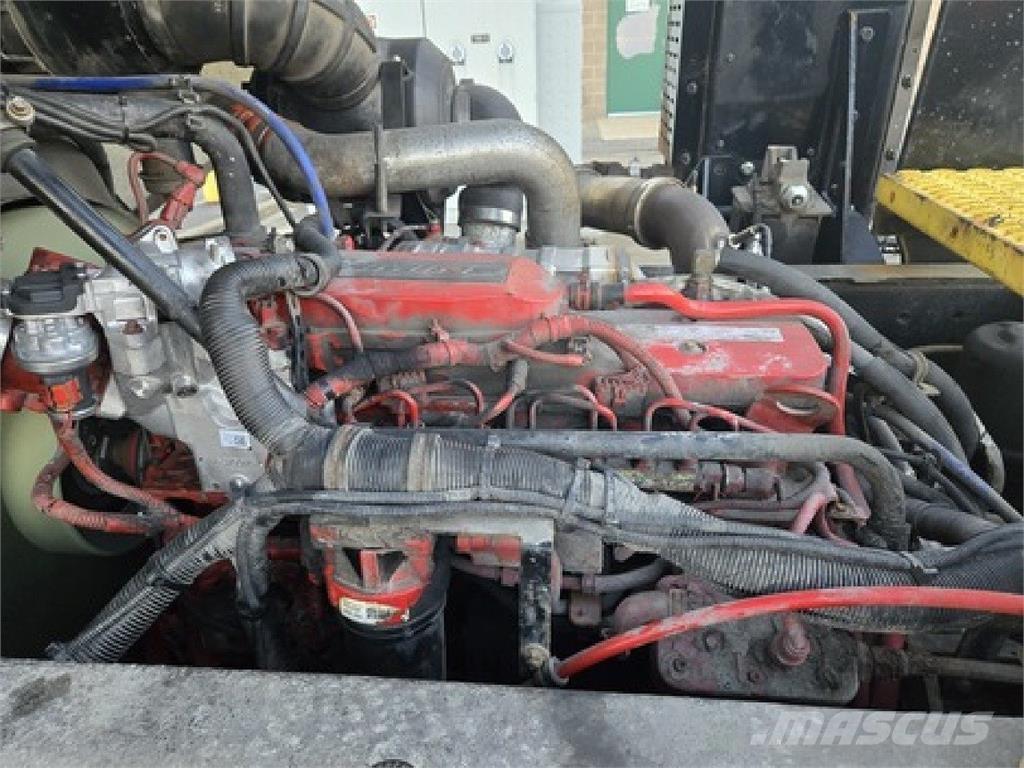 Autocar ACTT64 Terminal tractors