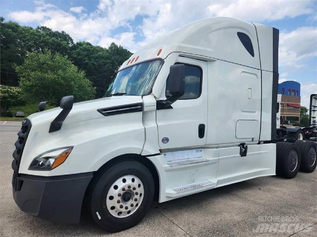Freightliner 126 Prime Movers