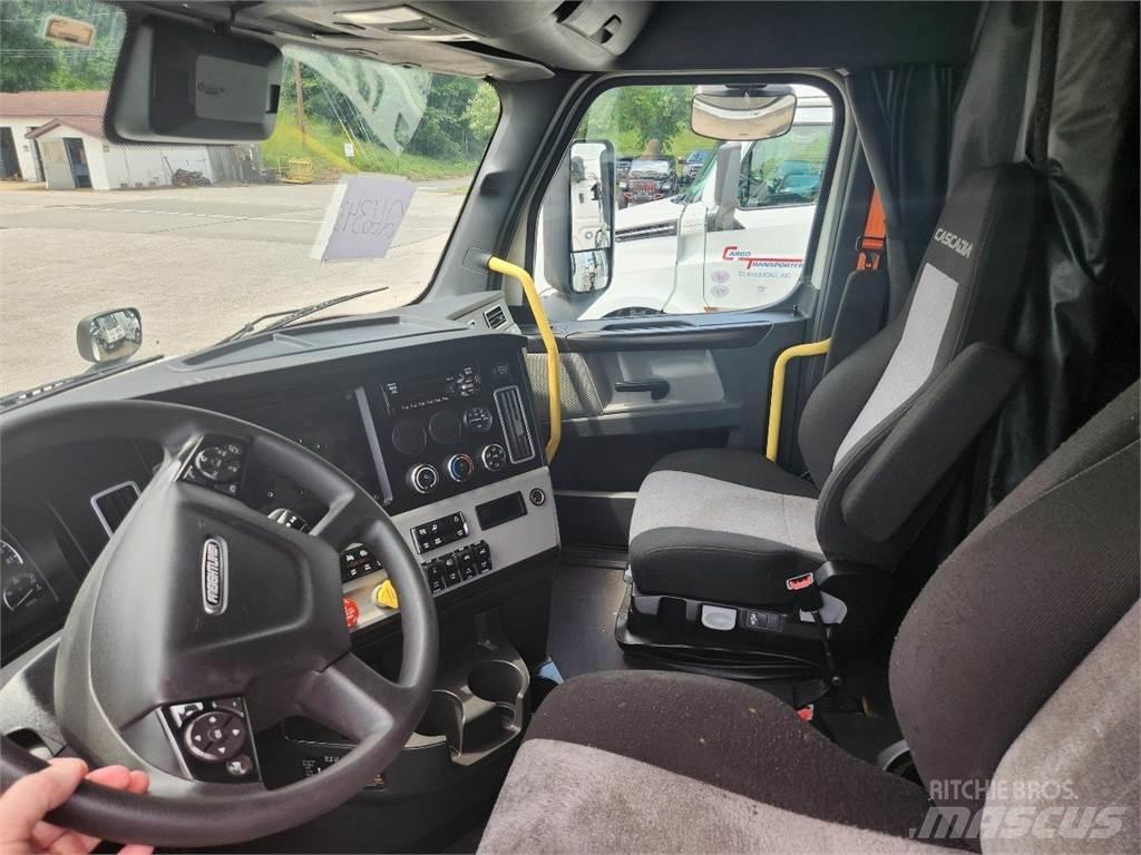 Freightliner 126 Prime Movers