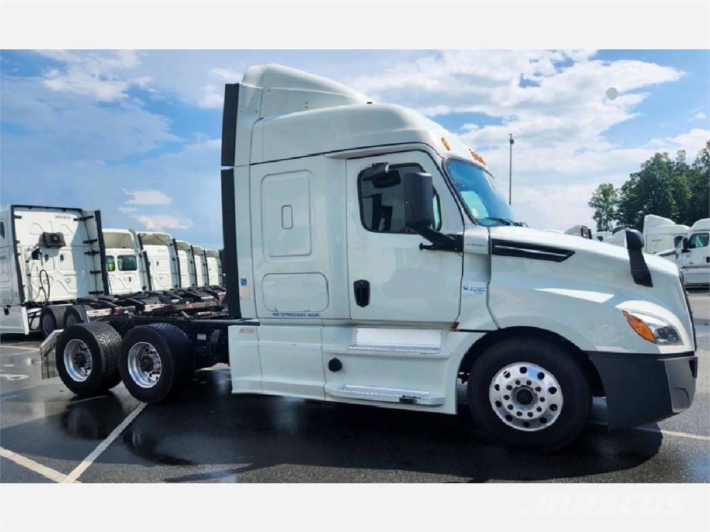 Freightliner 126 Prime Movers