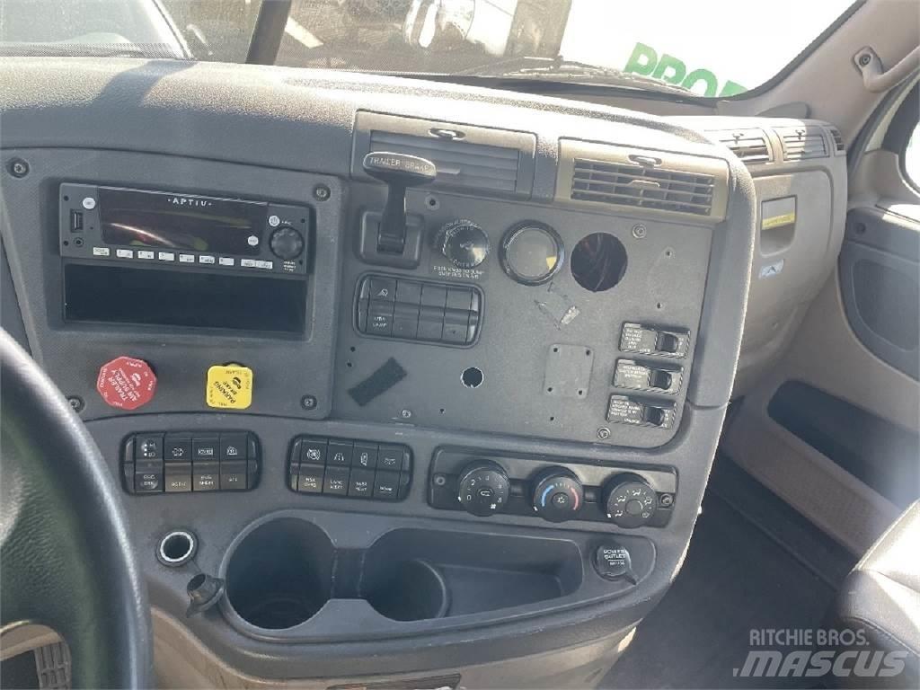 Freightliner CA113 Prime Movers