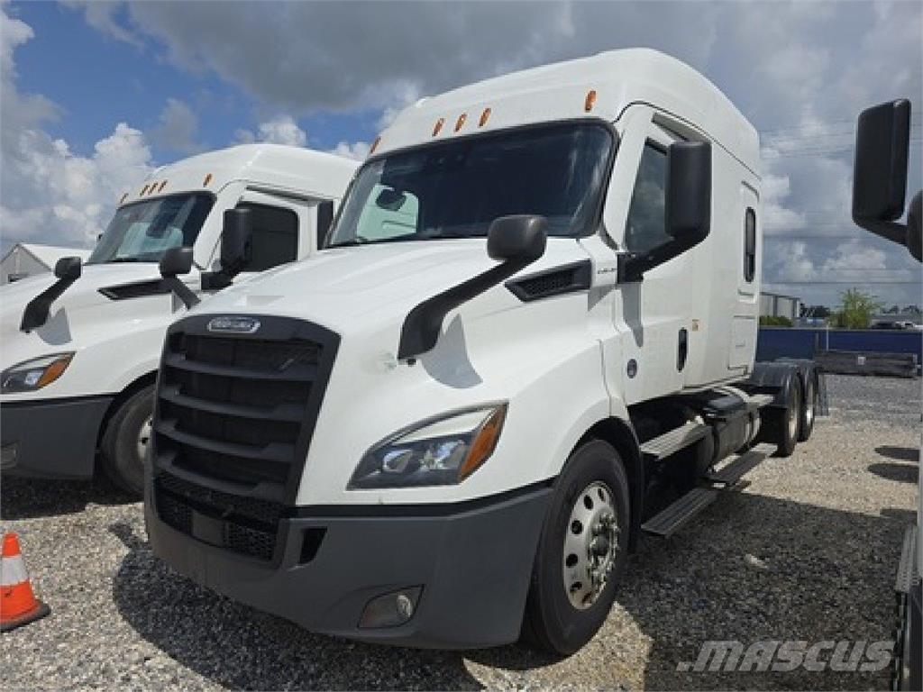 Freightliner CAS116 Prime Movers
