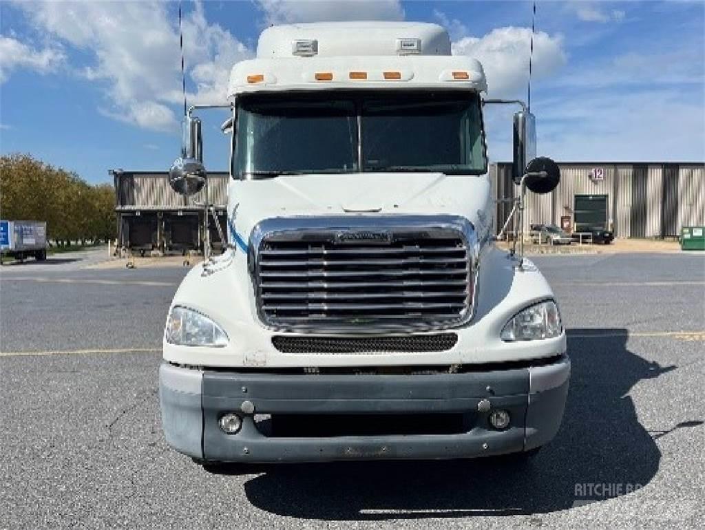 Freightliner CL112 Prime Movers