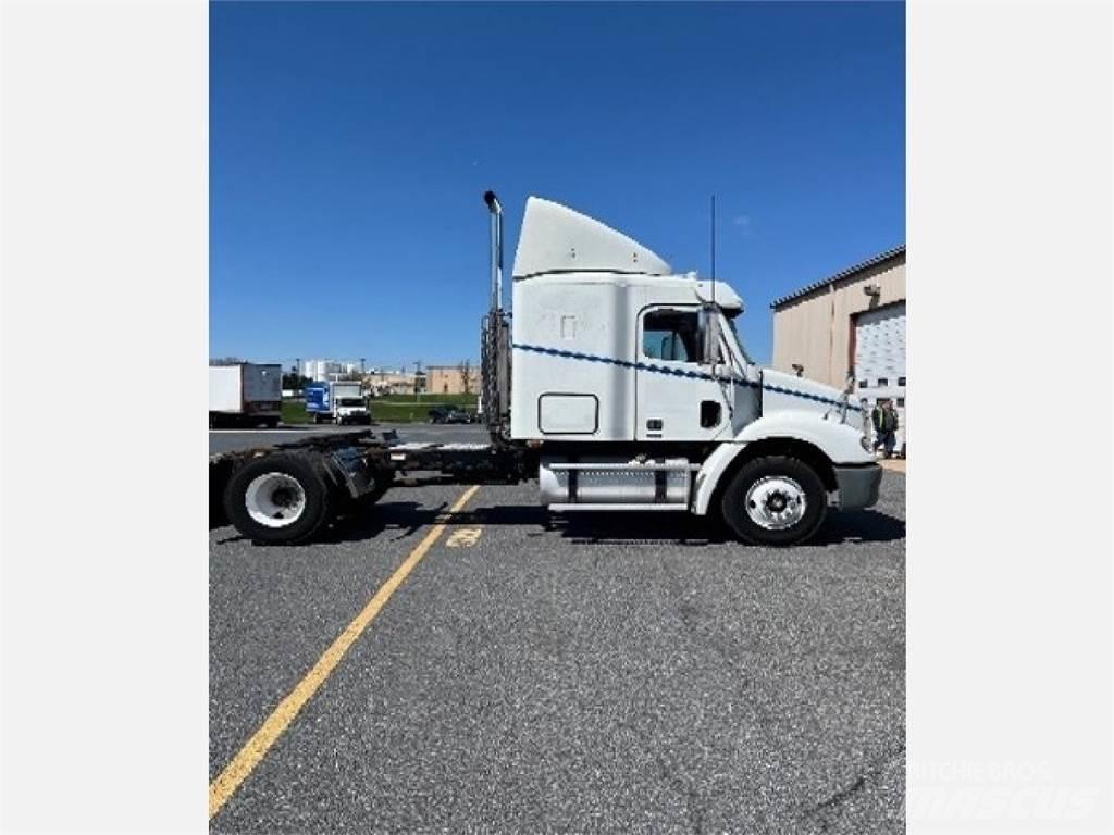 Freightliner CL112G Prime Movers
