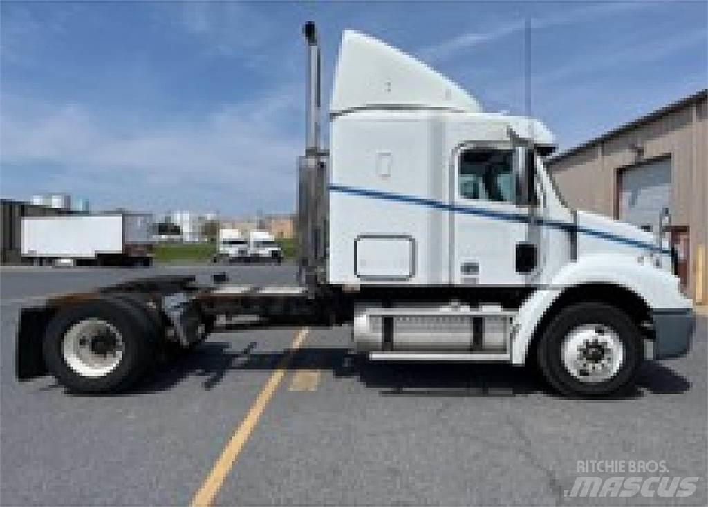 Freightliner CL112G Prime Movers