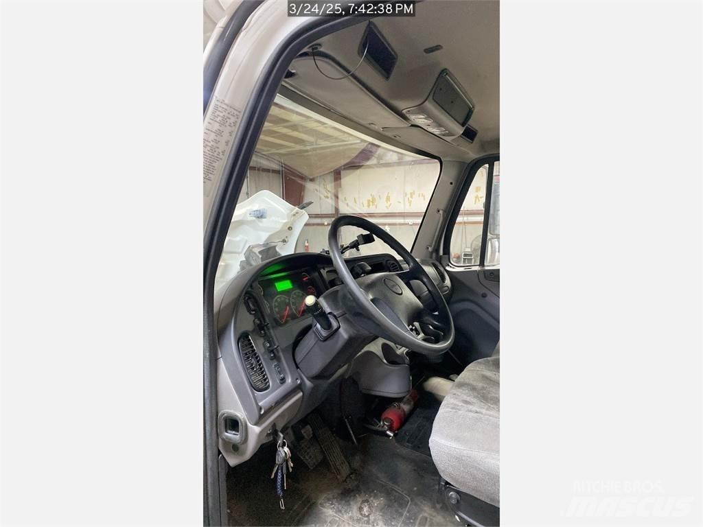 Freightliner M2 Temperature controlled trucks