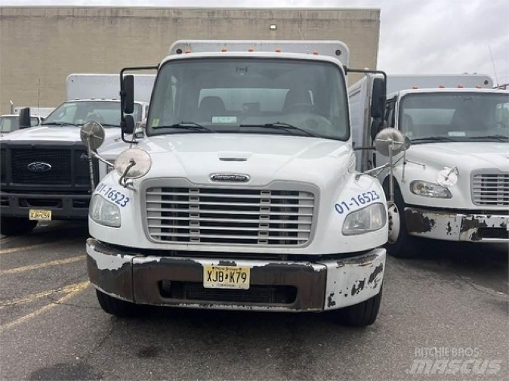 Freightliner M2106 Beverage trucks
