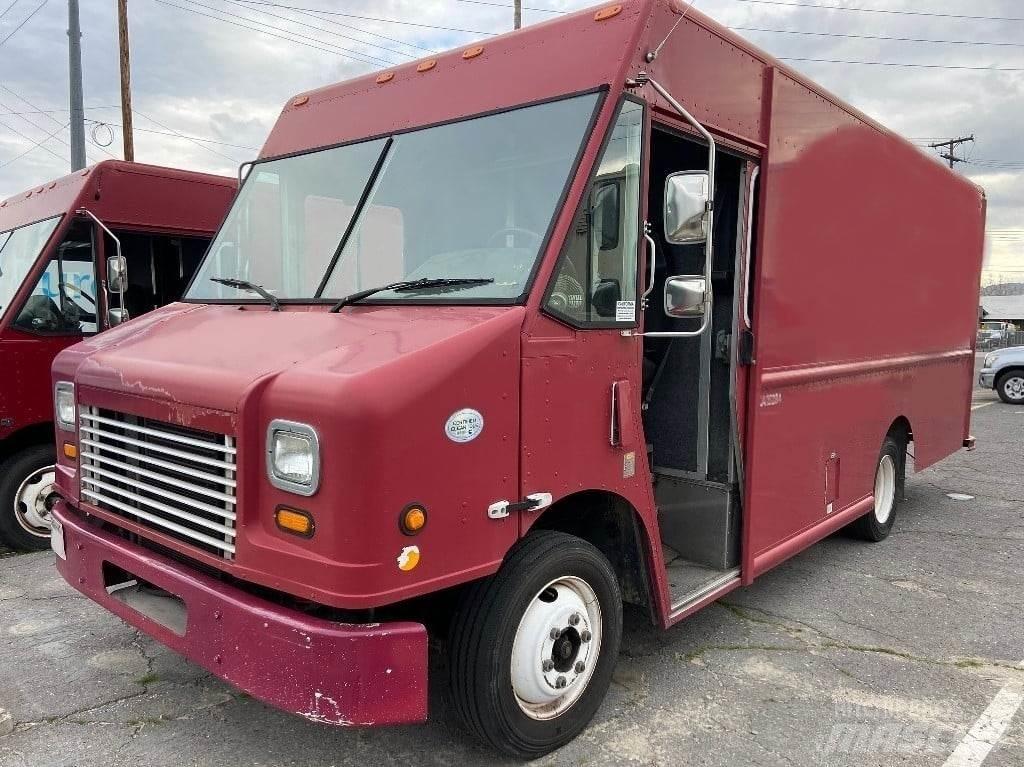 Freightliner MT45 Box body