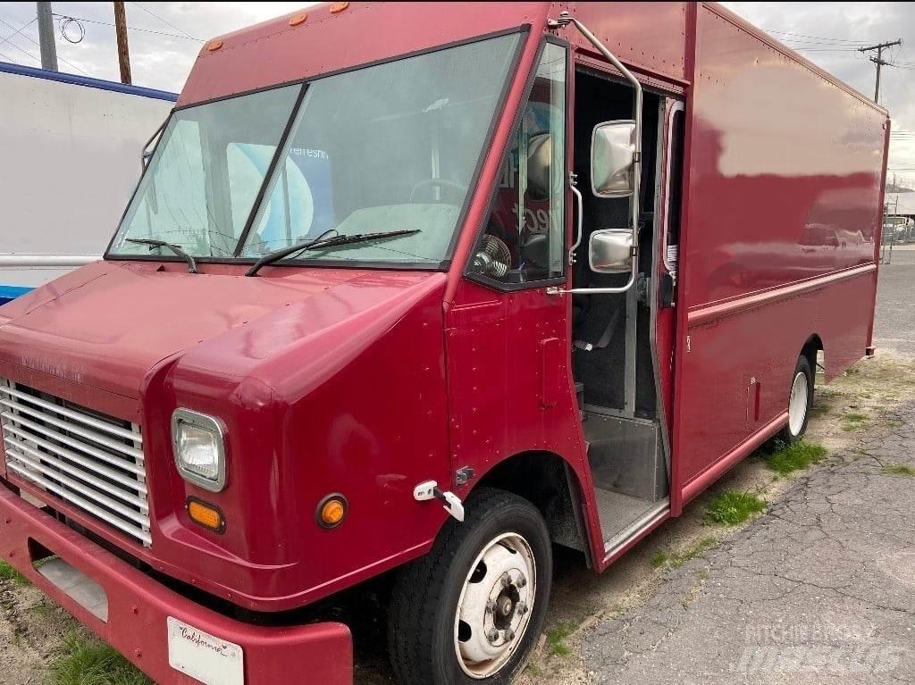 Freightliner MT45 Box body