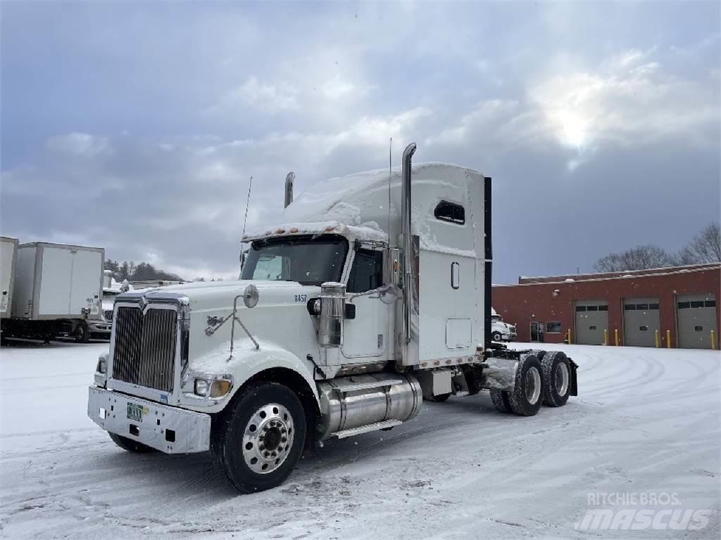 International 9900i Prime Movers