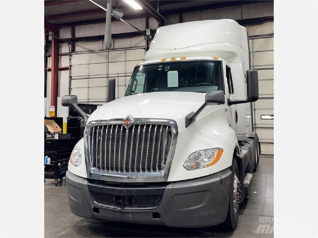 International LT Prime Movers