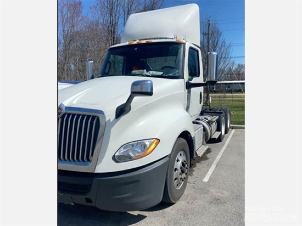 International LT Prime Movers