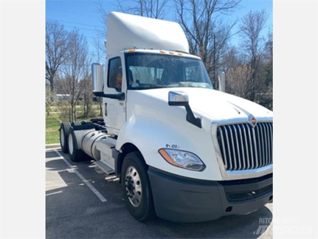 International LT Prime Movers