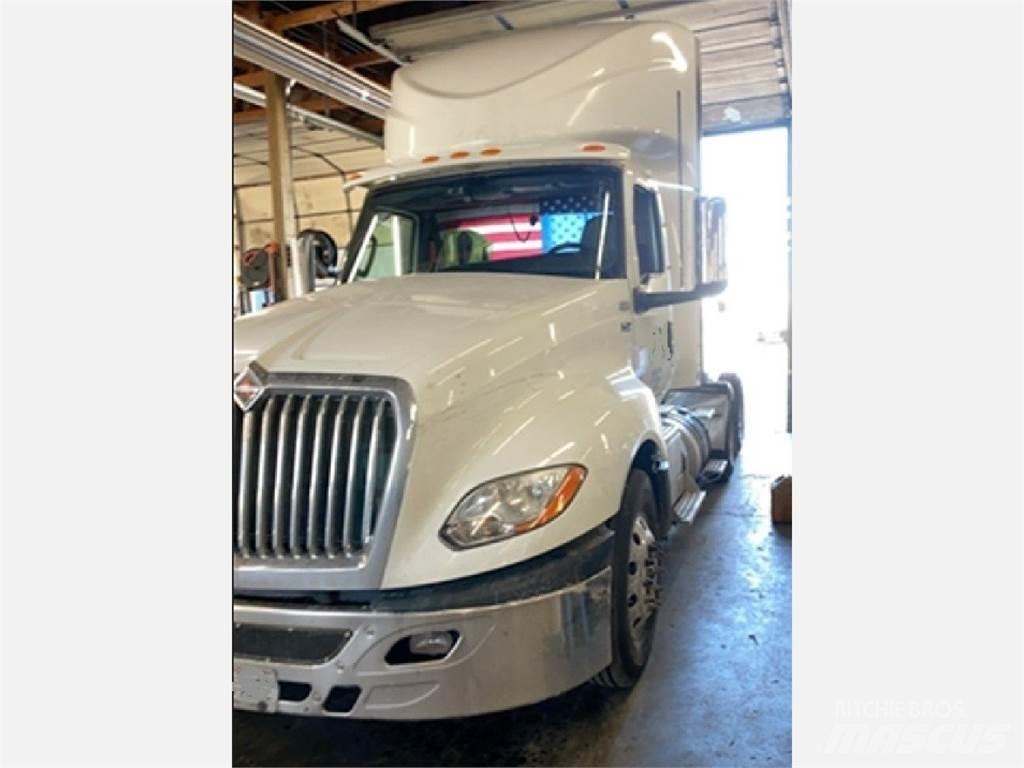 International LT Prime Movers